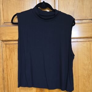 Ava & Viv Black Sleeveless Muscle Tee